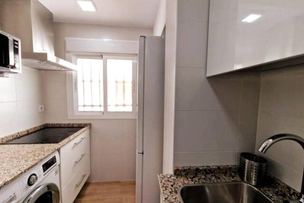 Moderno Zona Nervion. Wifi/ac Appartement Sevilla